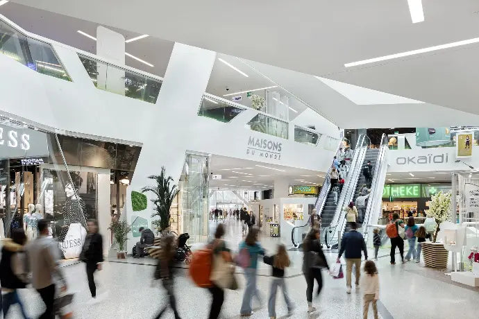BERN  « Westside Shopping » EG - Space in the corridor opposite the Migros supermarket